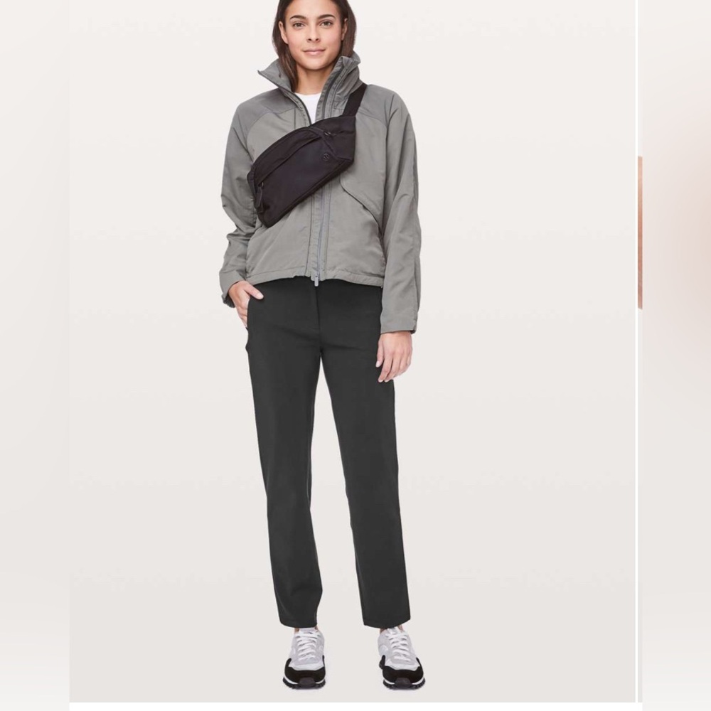 Lululemon On The Move Pant *Lightweight
Black size 6